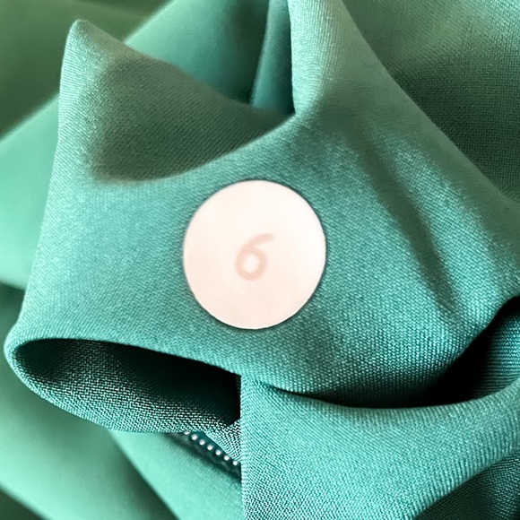 Lululemon Teal Skirt - Picture 11 of 11